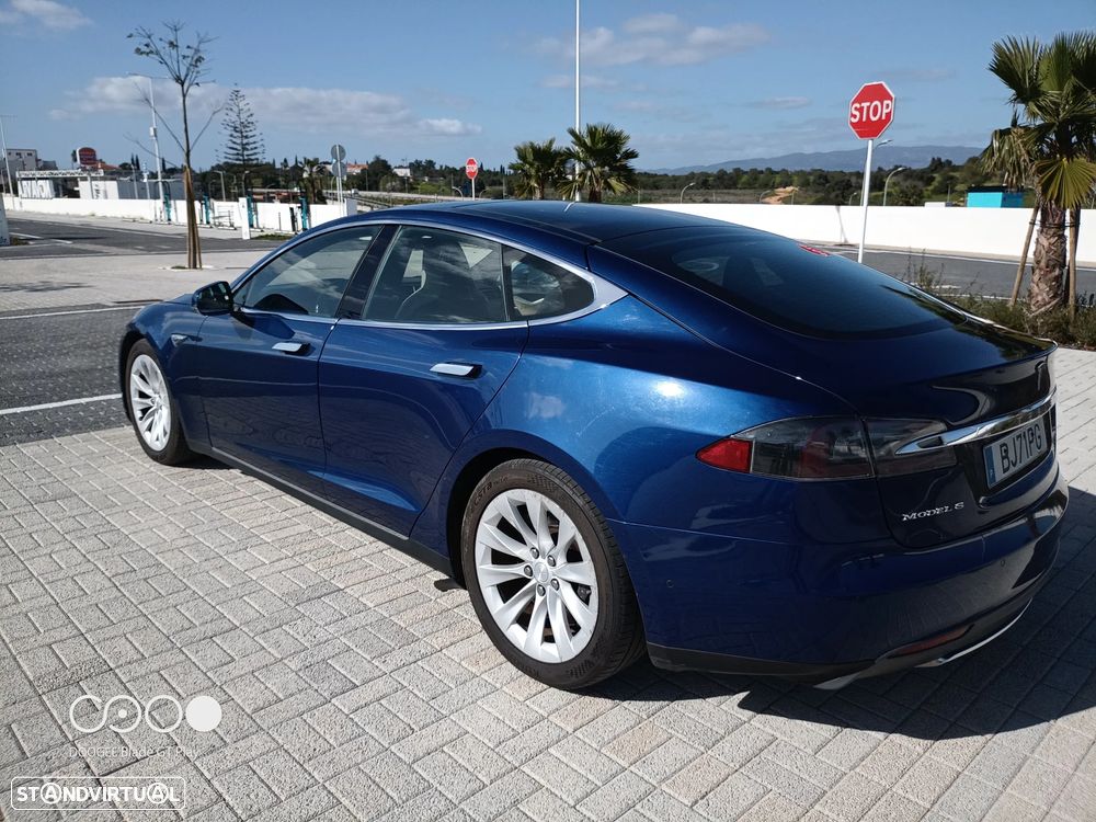 Tesla Model S - 15