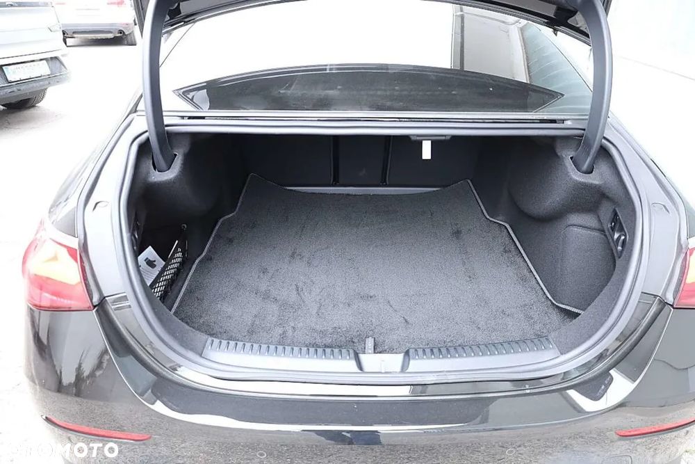 Mercedes-Benz Klasa E 220 d 4Matic 9G-TRONIC - 25
