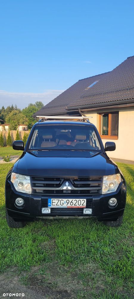 Mitsubishi Pajero - 2