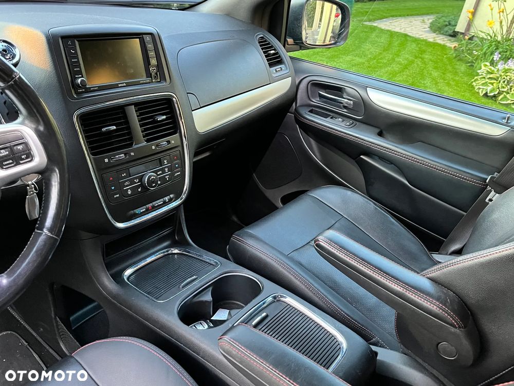 Dodge Grand Caravan 3.6 R/T - 23