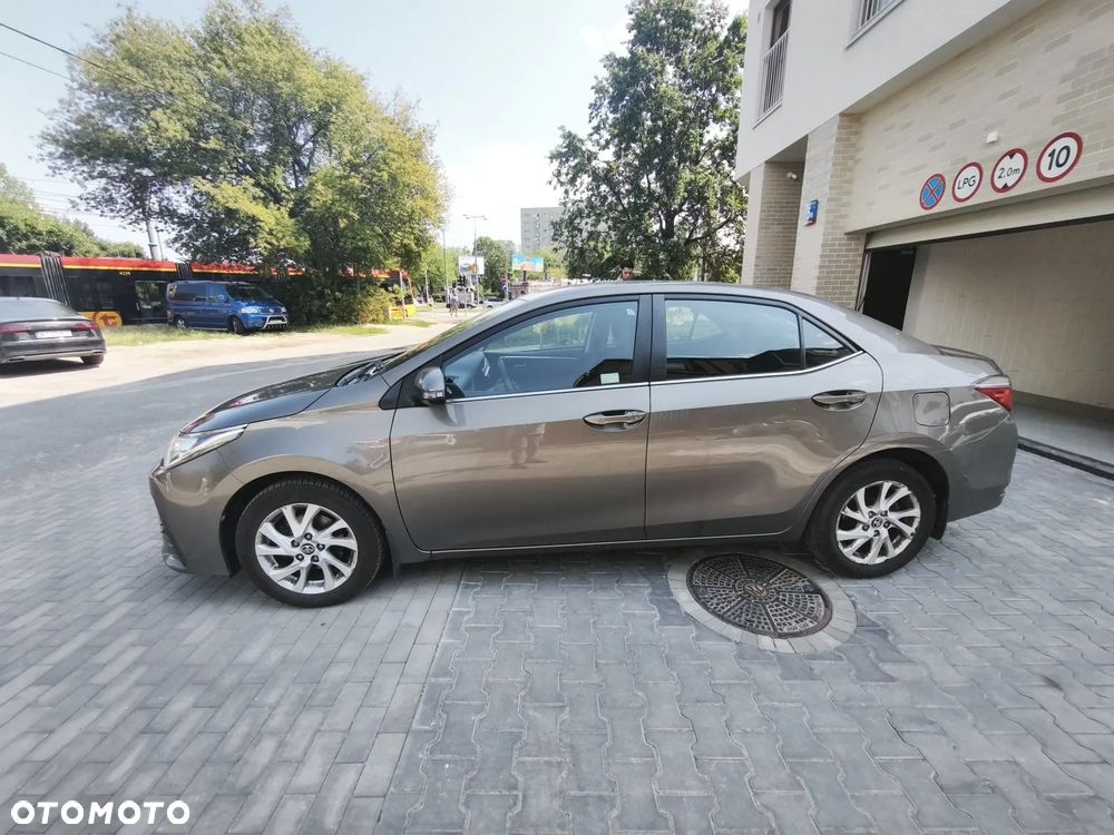 Toyota Corolla - 3