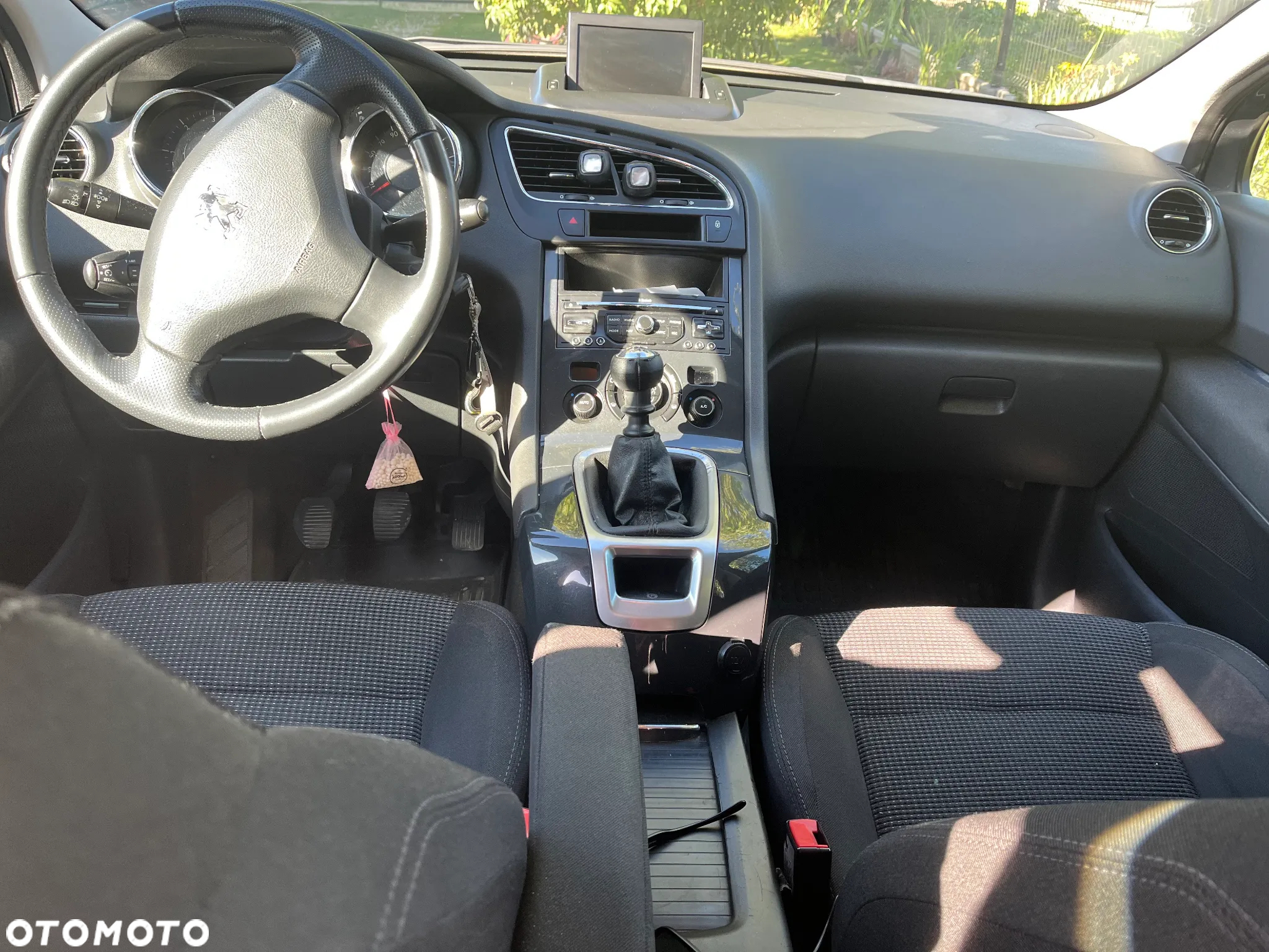 Peugeot 5008 - 8