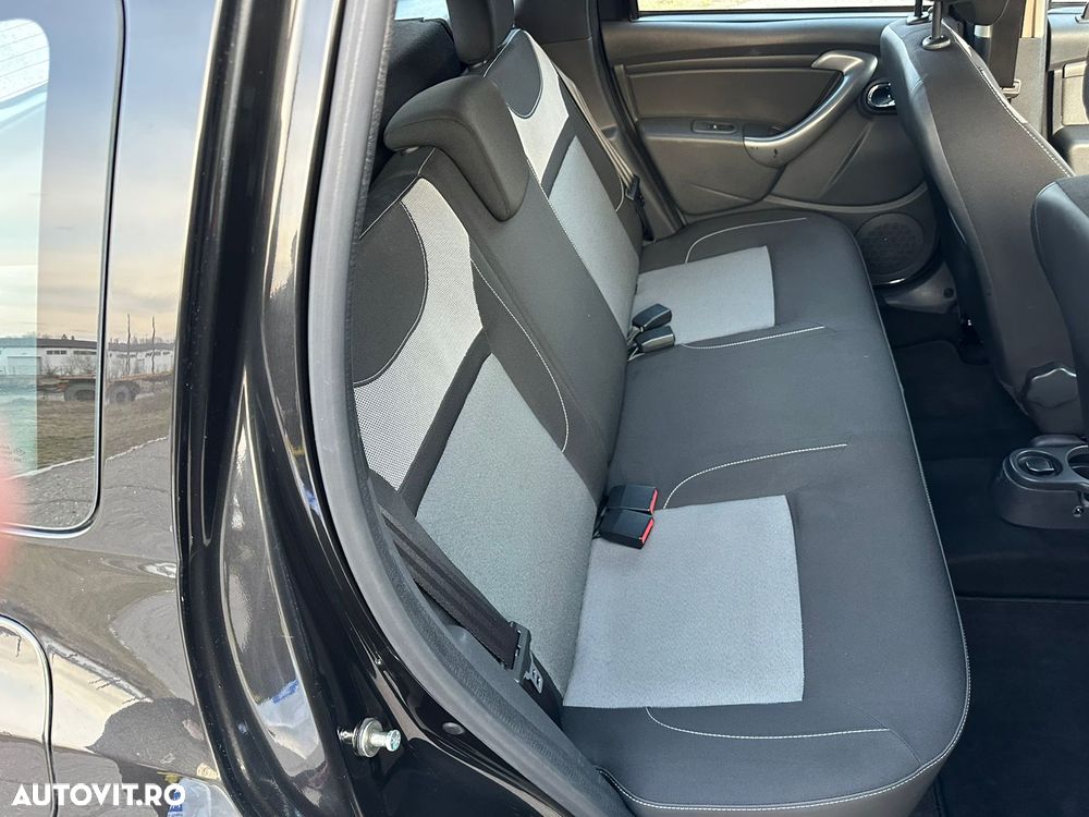 Dacia Duster dCi 110 FAP 4x4 Blackshadow - 27