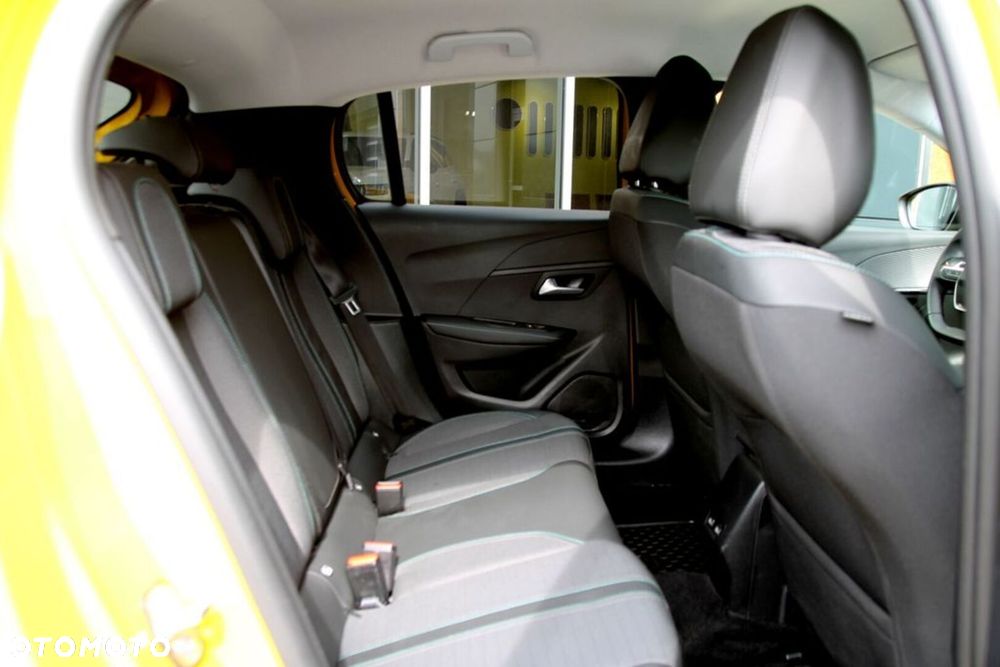 Peugeot 208 - 28