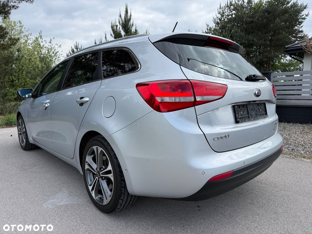 Kia Ceed 1.6 CRDi 136 ISG Platinum Edition - 14