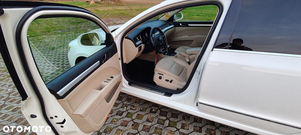 Skoda Superb 2.0 TDI Elegance DSG - 16