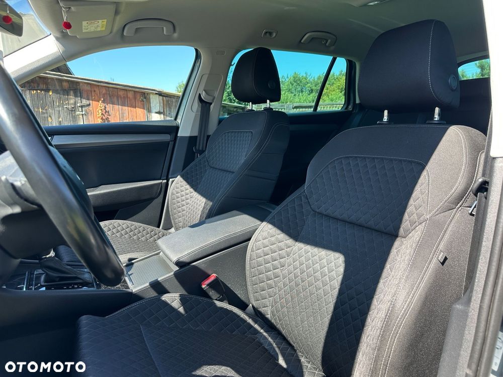 Skoda Superb 2.0 TDI DSG Ambition - 22