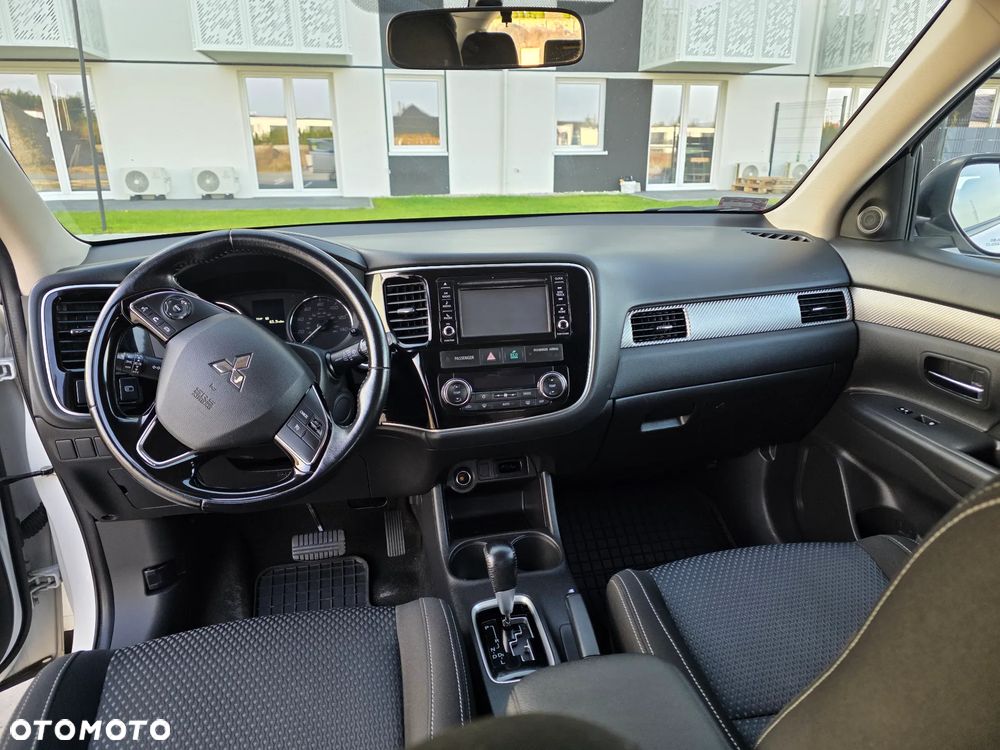 Mitsubishi Outlander 2.4 Instyle CVT - 11