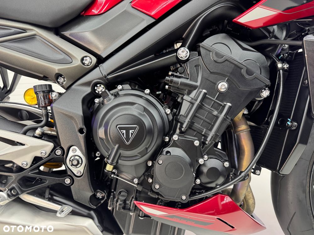 Triumph Street Triple - 16