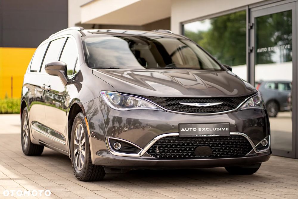 Chrysler Pacifica - 17