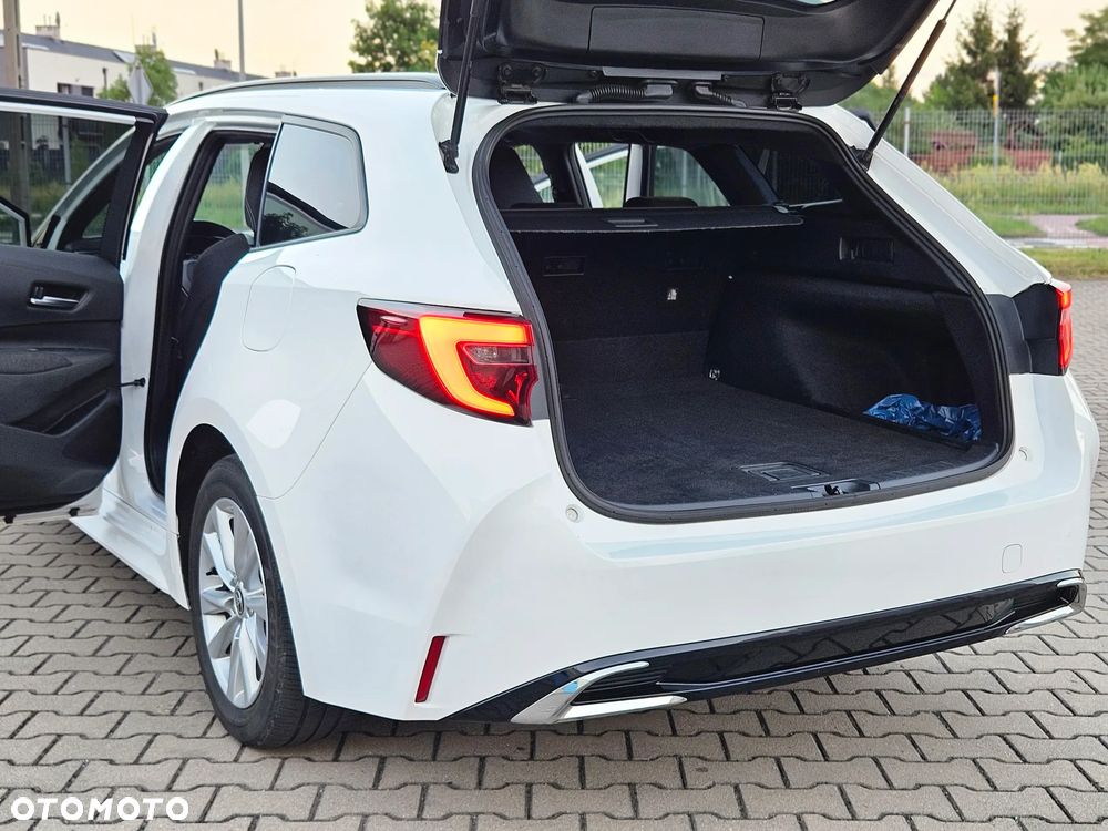 Toyota Corolla 1.8 Hybrid Comfort - 24