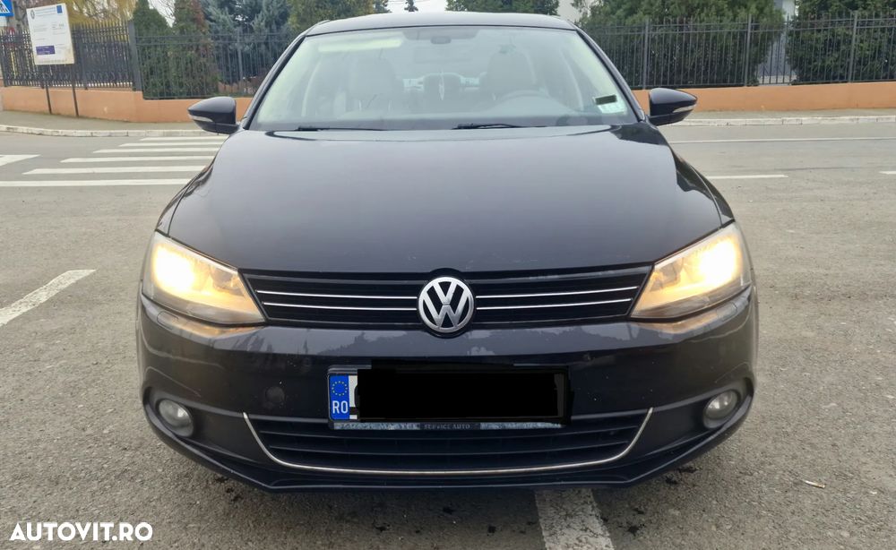 Volkswagen Jetta 1.6 TDI Blue Motion Technology Trendline - 1