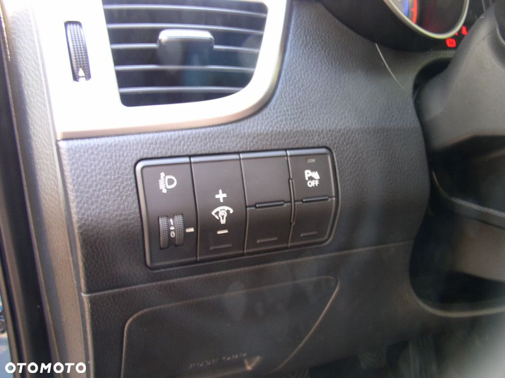 Hyundai i30 1.4 Fifa World Cup Edition - 26