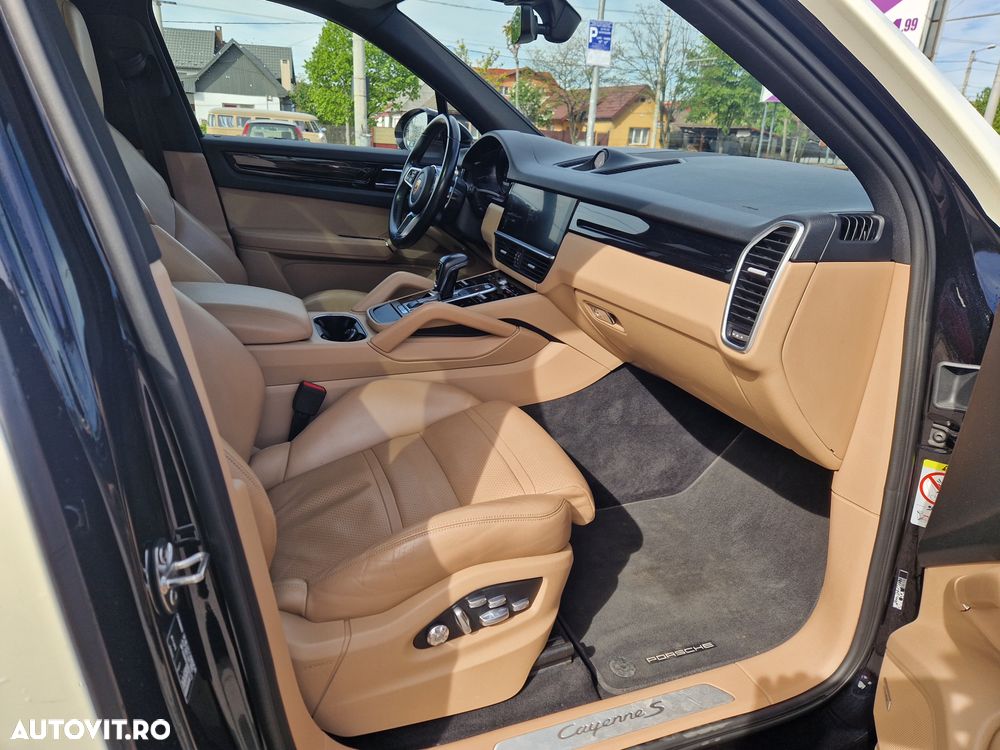 Porsche Cayenne S - 7