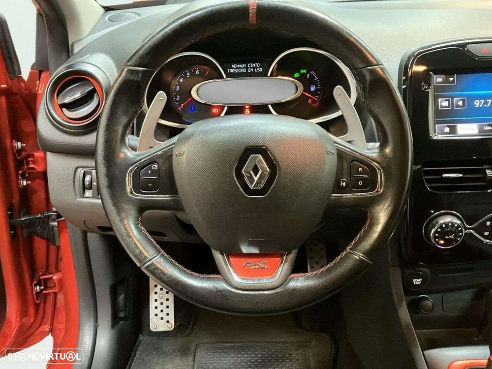 Renault Clio - 10