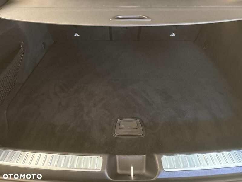 Mercedes-Benz GLC 300 e 4-Matic - 23