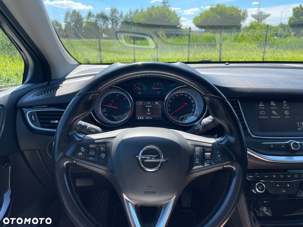 Opel Astra 1.6 CDTI Elite S&S - 11