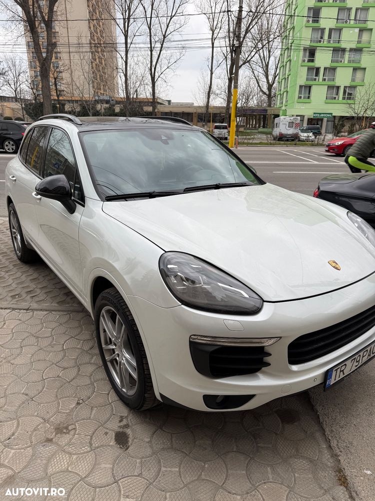 Porsche Cayenne - 1