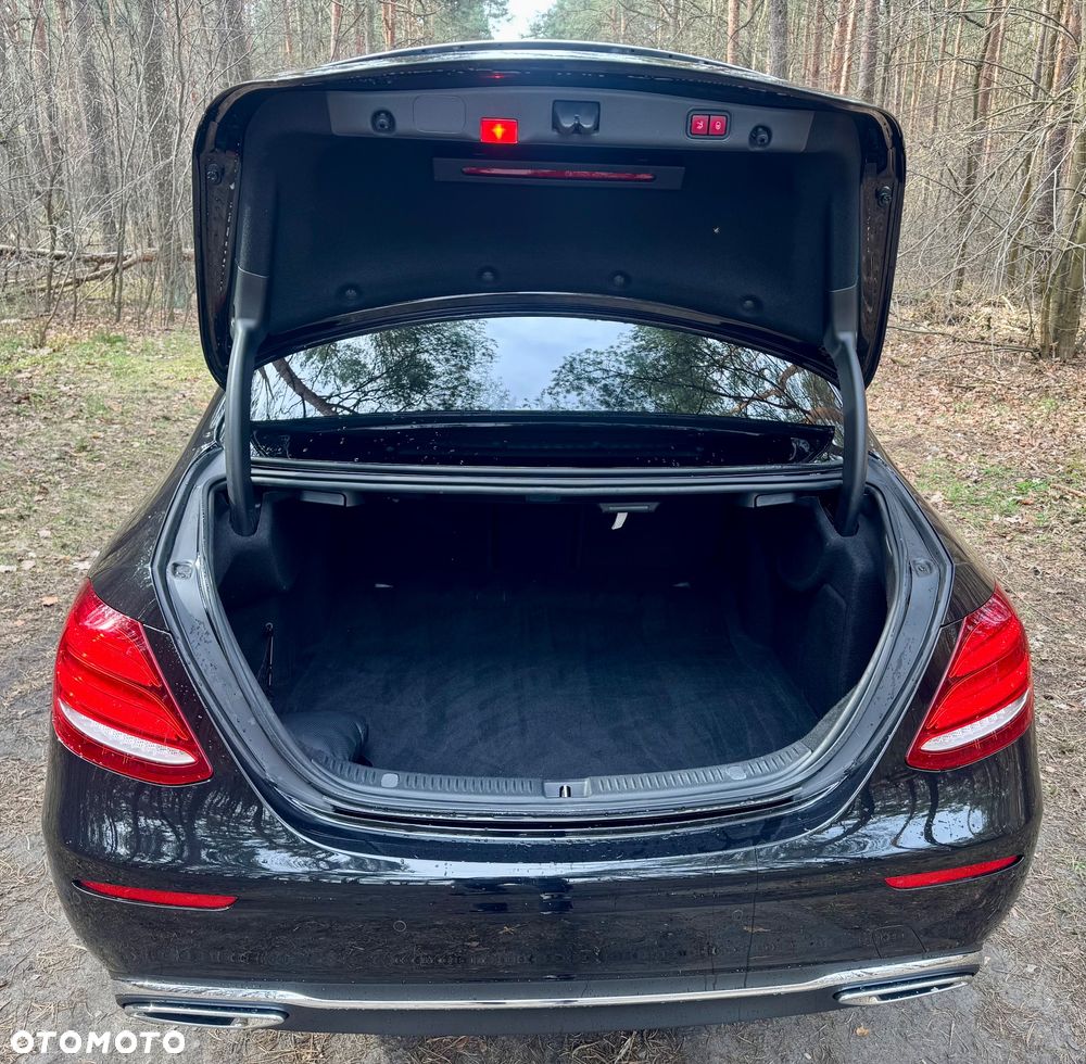Mercedes-Benz Klasa E 220 d 4-Matic 9G-TRONIC - 8