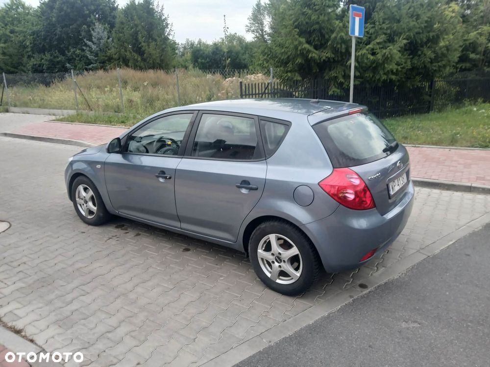 Kia Ceed - 6