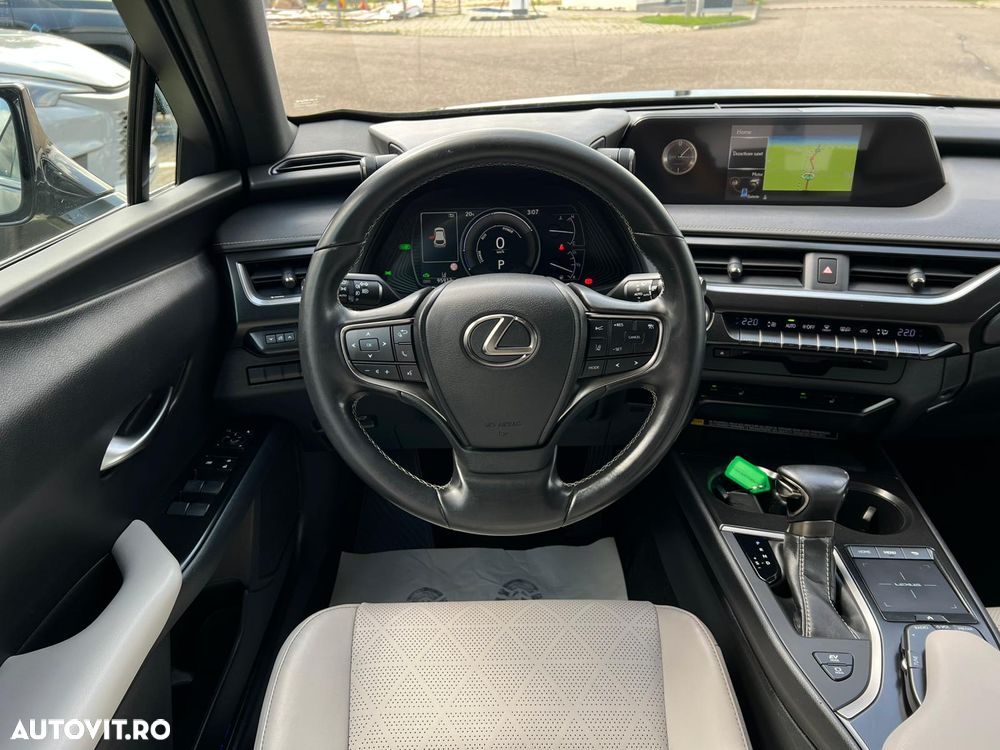 Lexus UX 250h Luxury Line - 18
