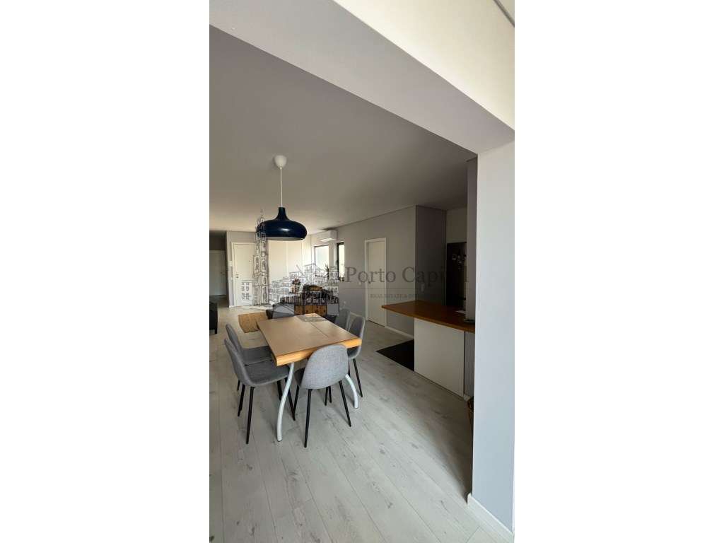 EXCELENTE APARTAMENTO T2+1 NA TRINDADE - Grande imagem: 5/22