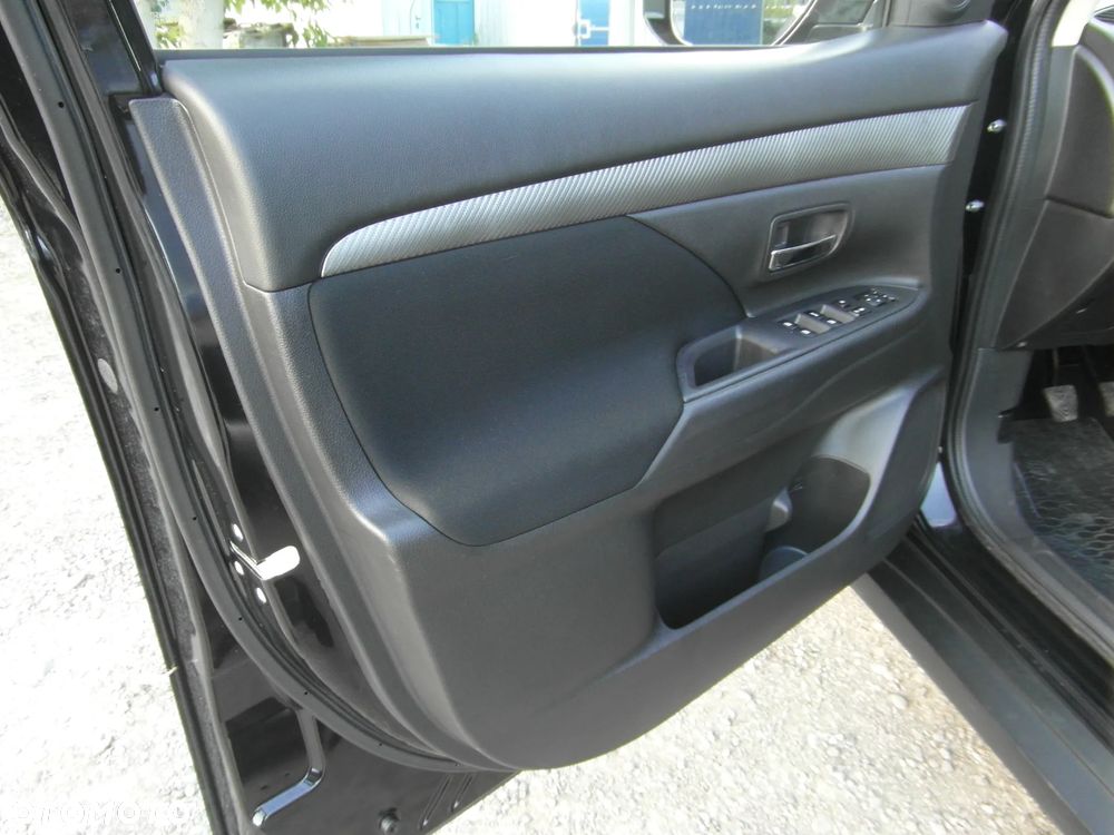 Mitsubishi Outlander 2.0 2WD Diamant Edition - 13