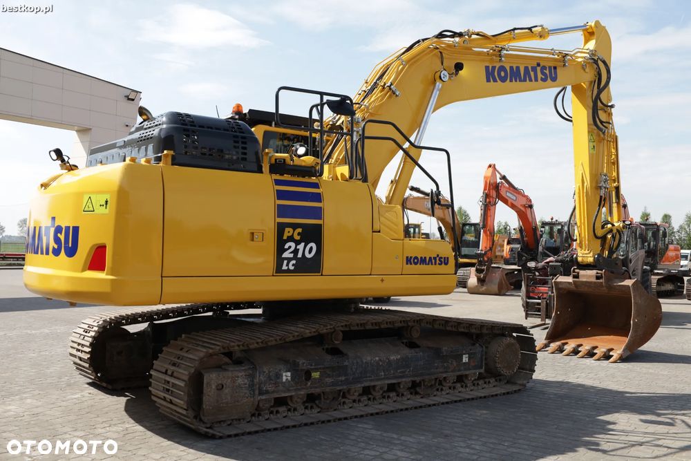 Komatsu PC210LC-11 - 9