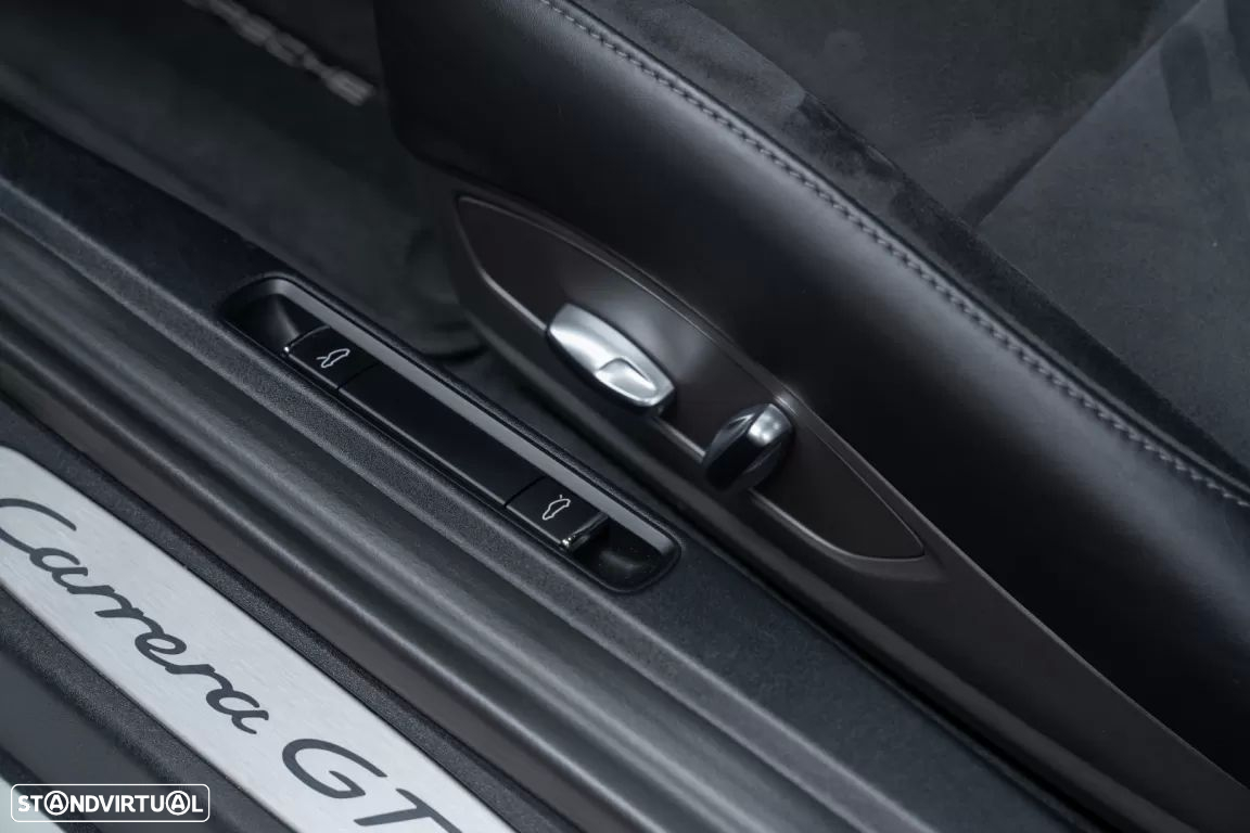Porsche 911 (991) Carrera GTS PDK - 25