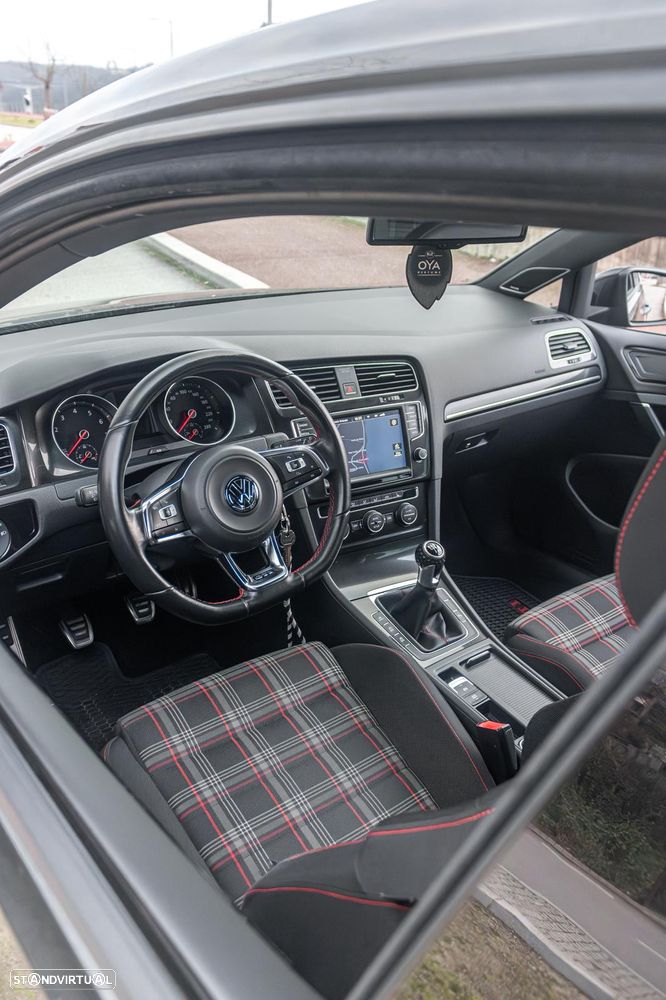 VW Golf GTI Performance BlueMotion - 8