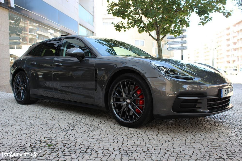 Porsche Panamera Sport Turismo 4 - 5