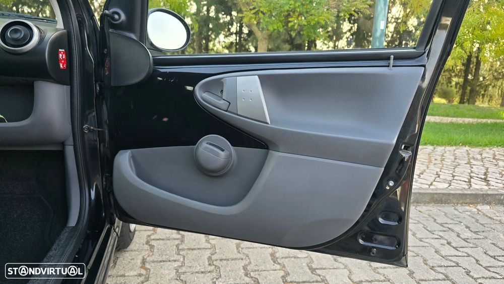 Peugeot 107 1.0 Urban - 36