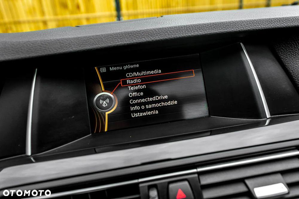 BMW Seria 5 525d Luxury Line - 36