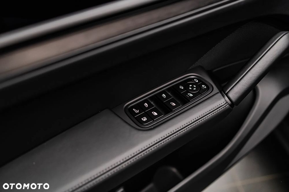 Porsche Cayenne E-Hybrid - 17