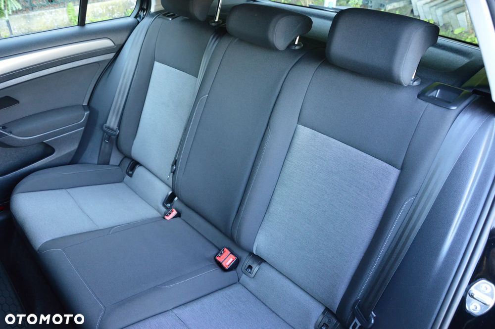 Volkswagen Golf - 31
