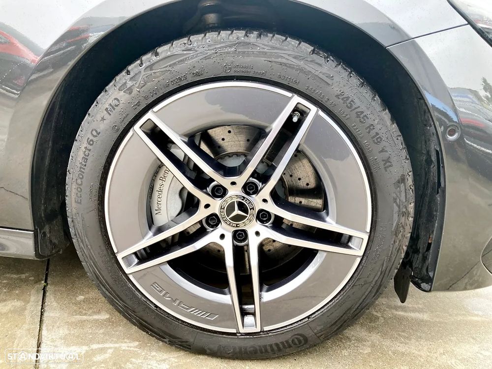 Mercedes-Benz E 300 e AMG Line - 36