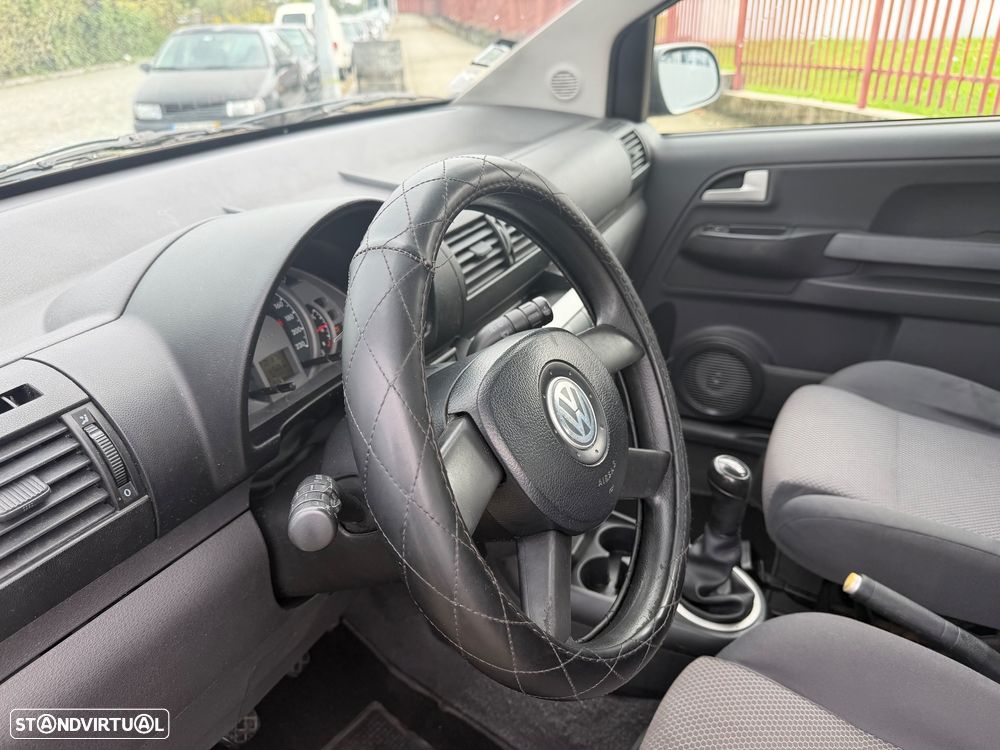 VW Fox 1.4 TDi T.Riscas Pack Elements - 9