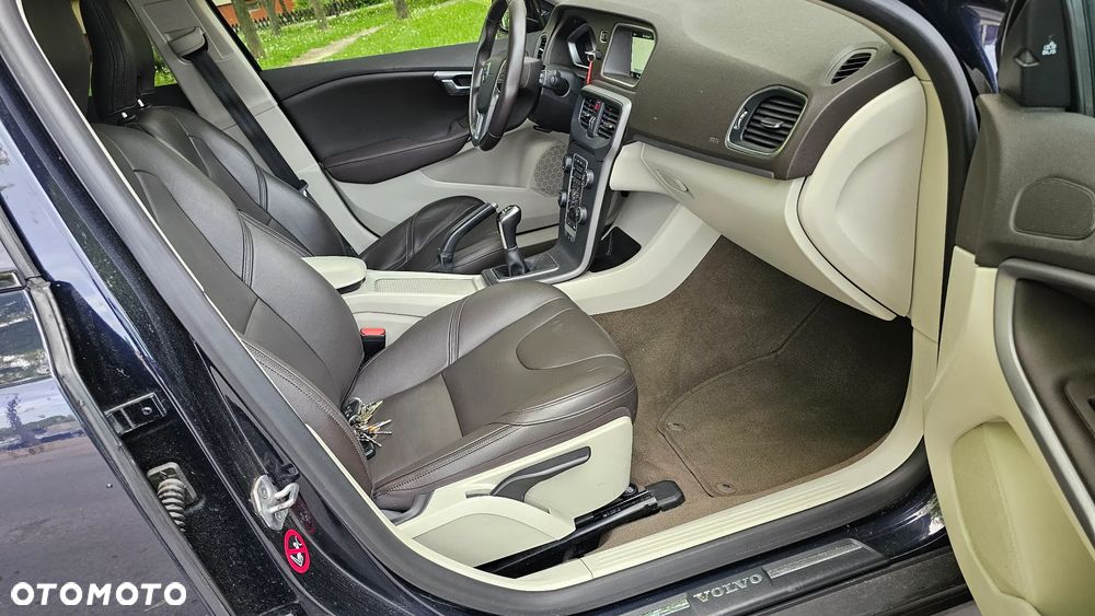 Volvo V40 Cross Country D2 Summum - 25