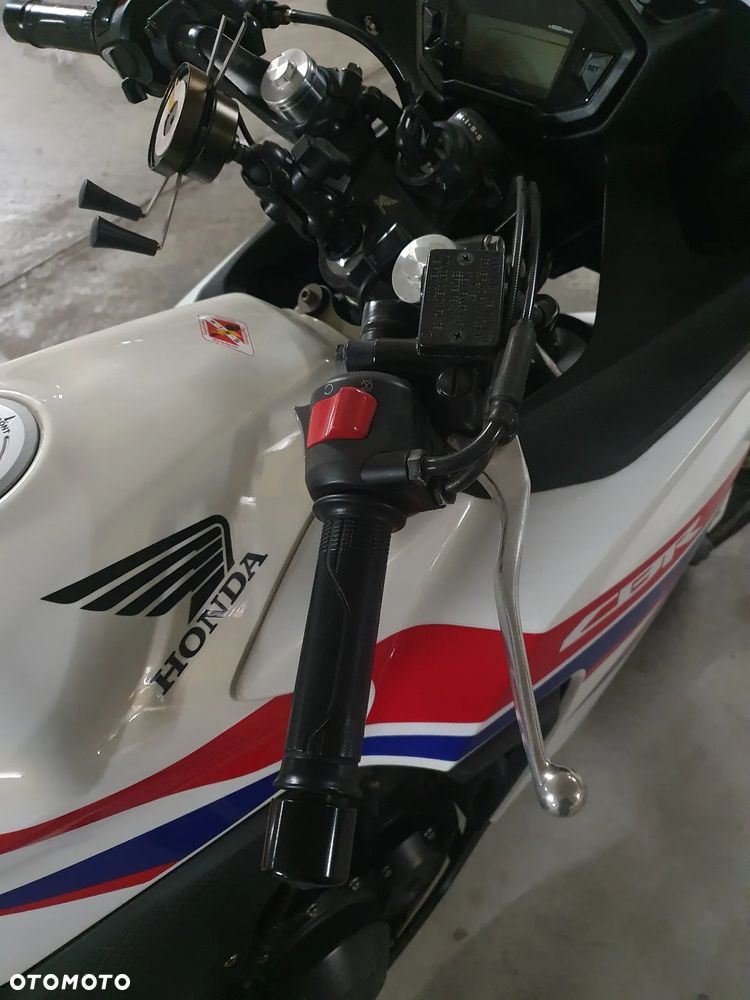 Honda CBR - 9