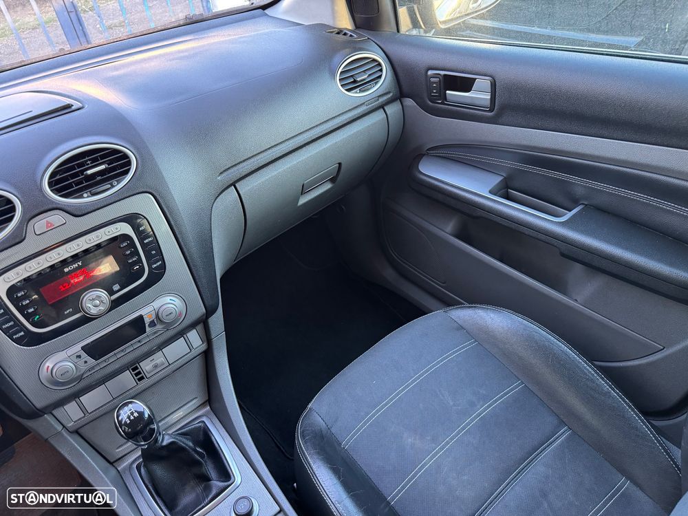 Ford Focus SW 1.6 TDCi Titanium - 16