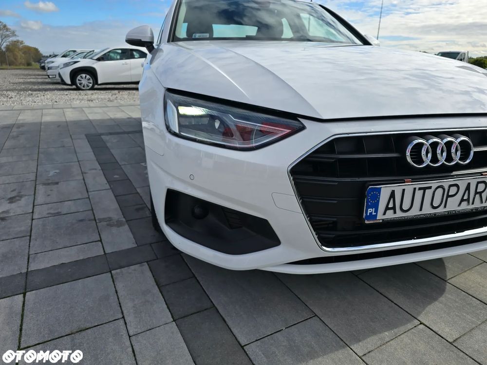 Audi A4 Limousine - 4