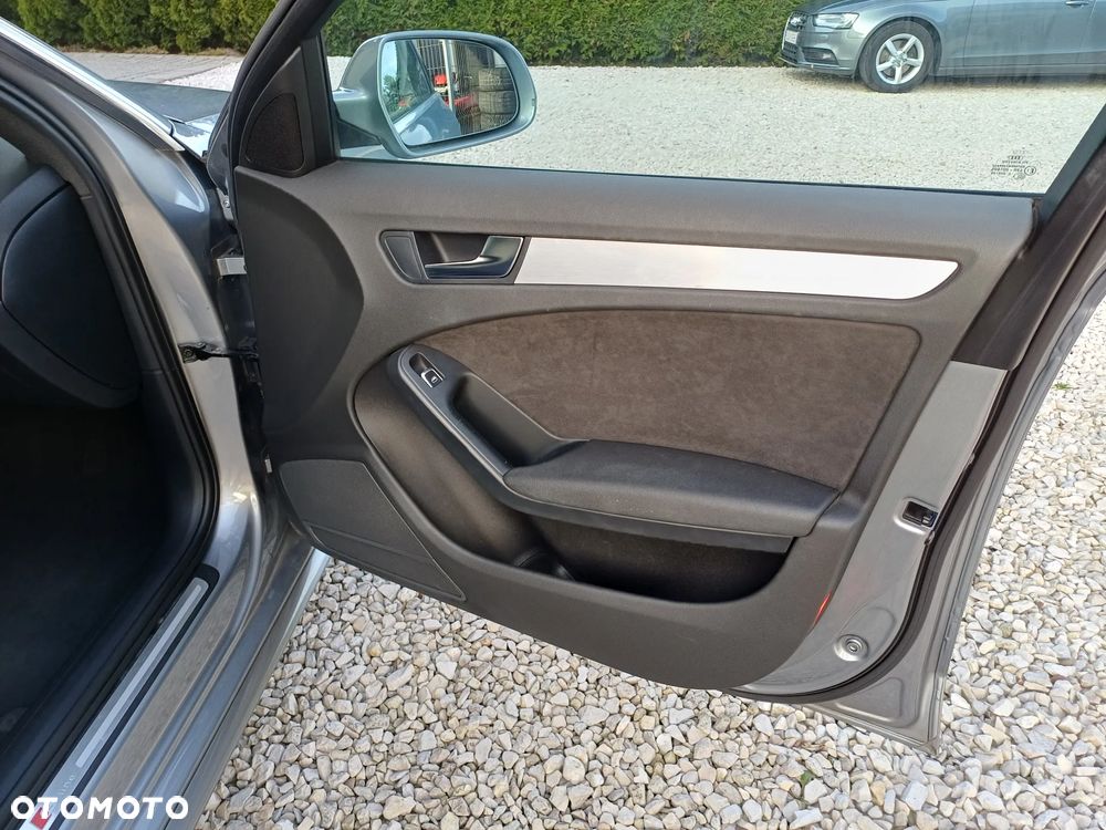 Audi A4 Avant 2.0 TDI DPF S line Sportpaket - 32