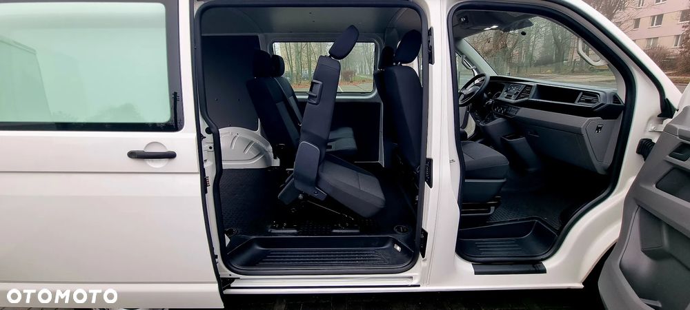 Volkswagen Transporter L1H1 Plus Trendline DSG - 17