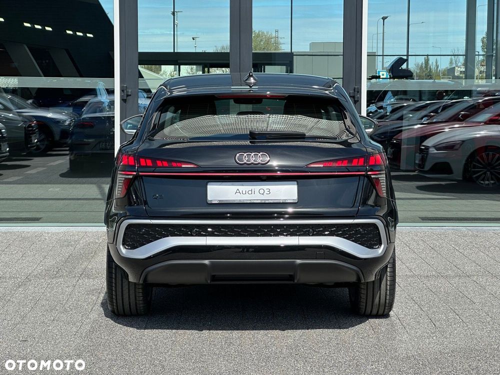 Audi Q3 Sportback - 8