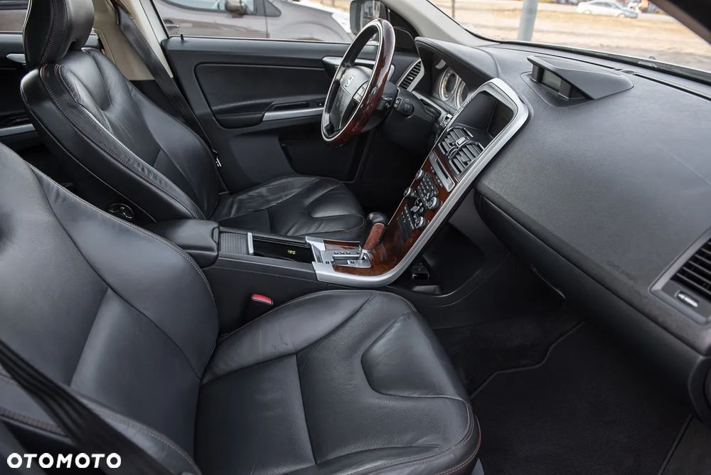 Volvo XC 60 T6 AWD Momentum - 30