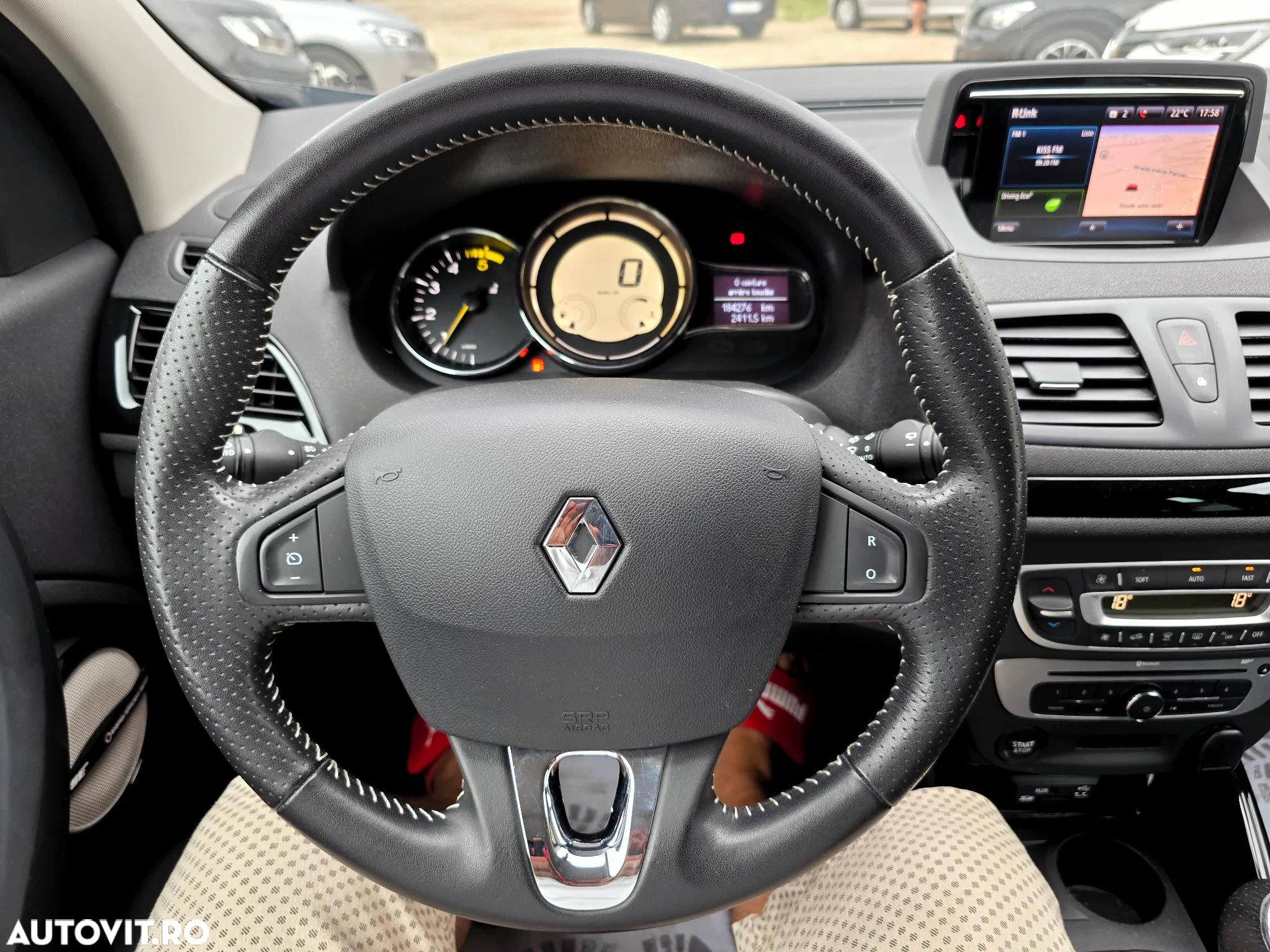 Renault Megane ENERGY dCi 110 Start & Stop Bose Edition - 27