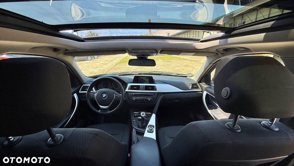 BMW Seria 3 318d DPF Touring Edition Exclusive - 34