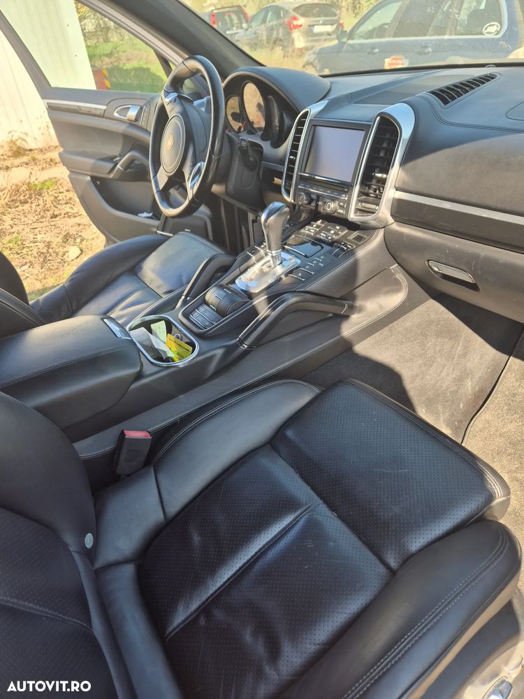 Porsche Cayenne - 6