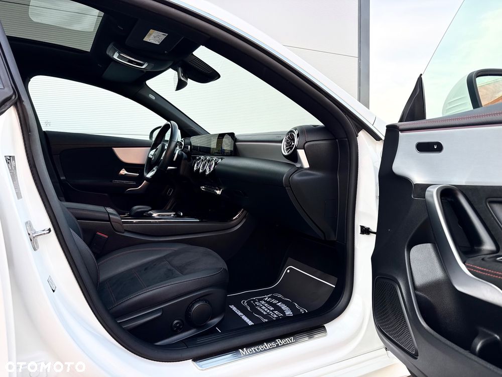 Mercedes-Benz CLA - 31