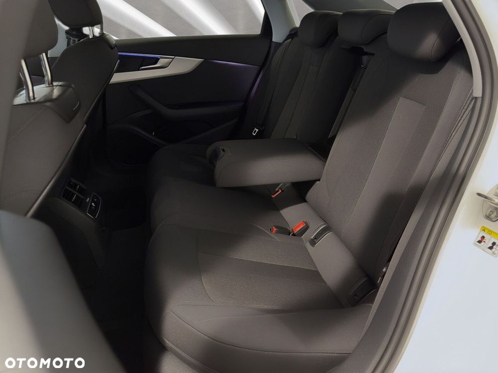 Audi A4 Limousine - 21